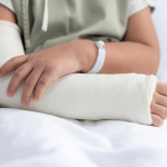 Hospital Buen Samaritano - ortopedia pediatrica - yesos - rotura de hueso- ligamentos